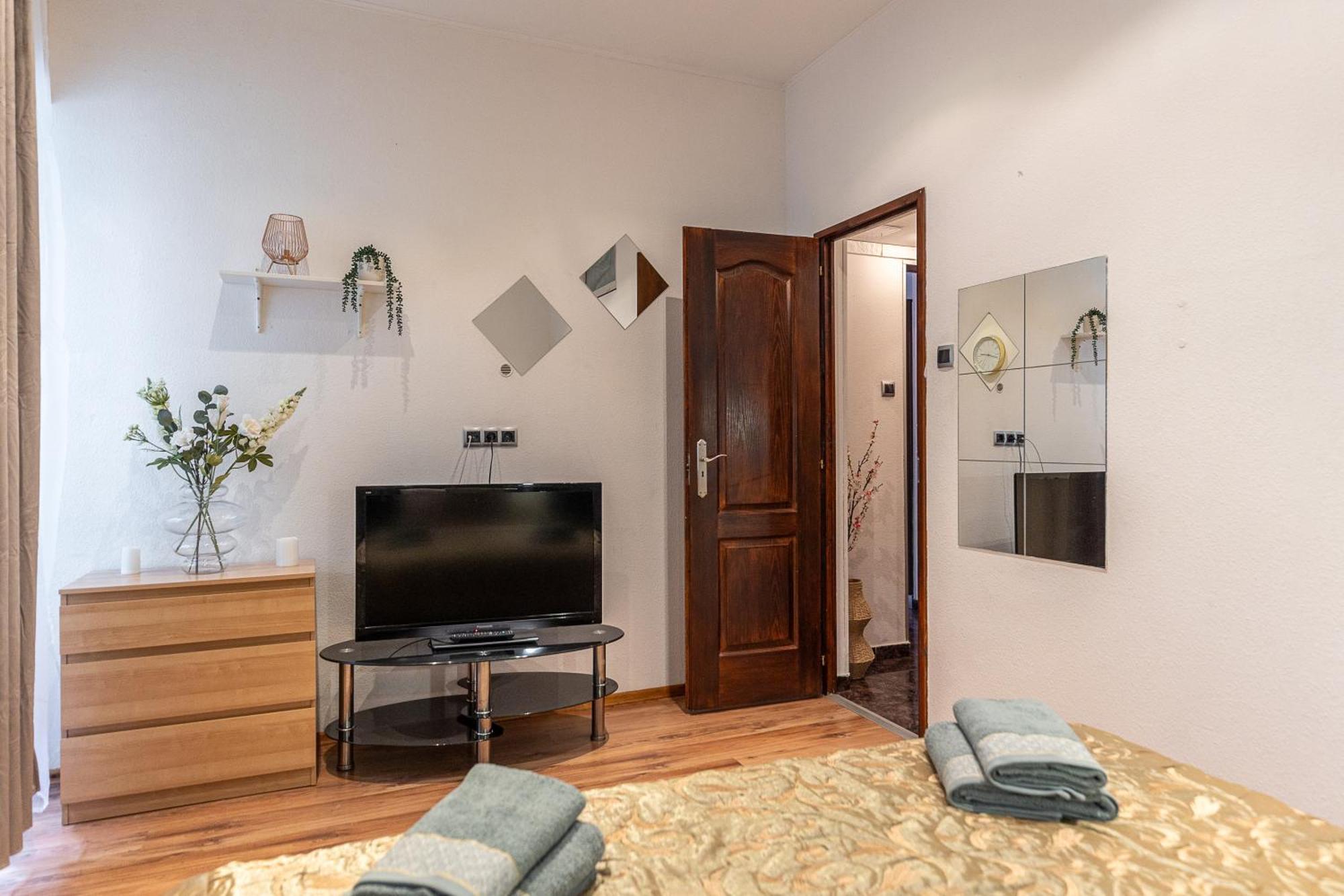 City Vibes Apartment - 3 Bdrms Budapest Exteriör bild
